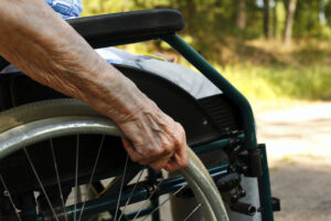 Beboer i kørestol